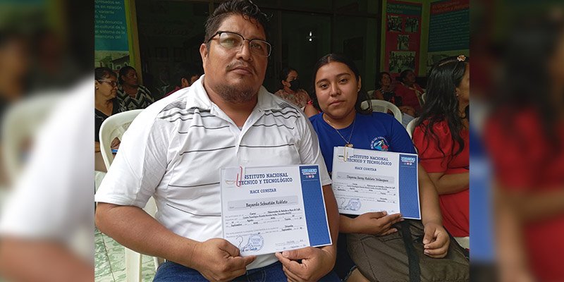 72 protagonistas reciben certificación bajo la estrategia nacional “Escuelas Municipales de Oficio”