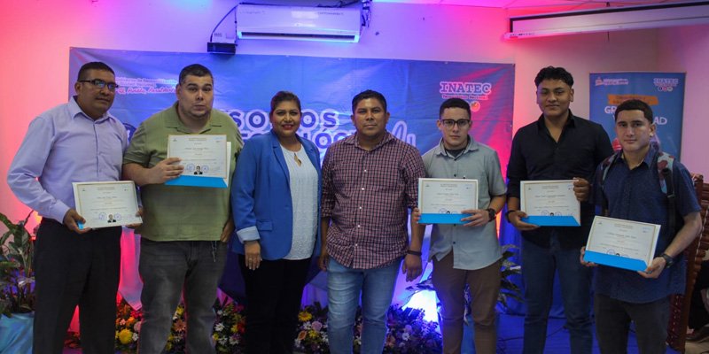 Graduación en el Centro Tecnológico Comandante Camilo Ortega: 450 jóvenes verán sus metas cumplidas este año