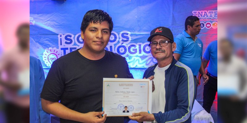 Graduación en el Centro Tecnológico Comandante Camilo Ortega: 450 jóvenes verán sus metas cumplidas este año