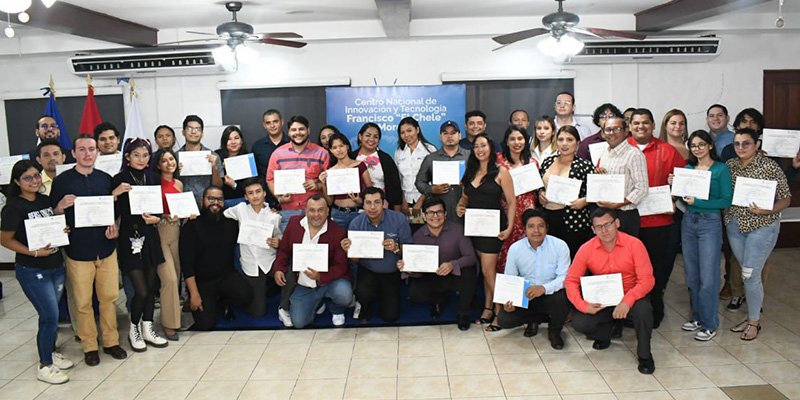 CI Nicaragua entrega certificados de  competencias digitales y tecnológicas