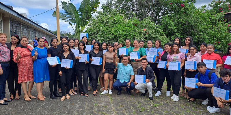 Protagonistas de Siuna reciben certificados