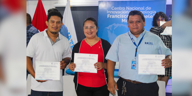 Entrega de Certificados Entrenamiento en Herramientas de Innovación