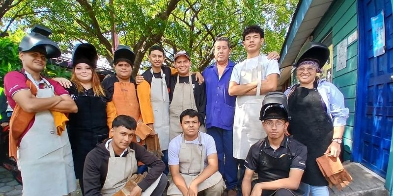 Estudiantes Técnicos rinden homenaje al  Comandante Eterno Hugo Chávez