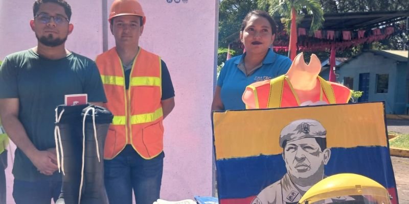 Estudiantes Técnicos rinden homenaje al  Comandante Eterno Hugo Chávez