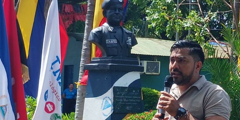 Estudiantes Técnicos rinden homenaje al  Comandante Eterno Hugo Chávez