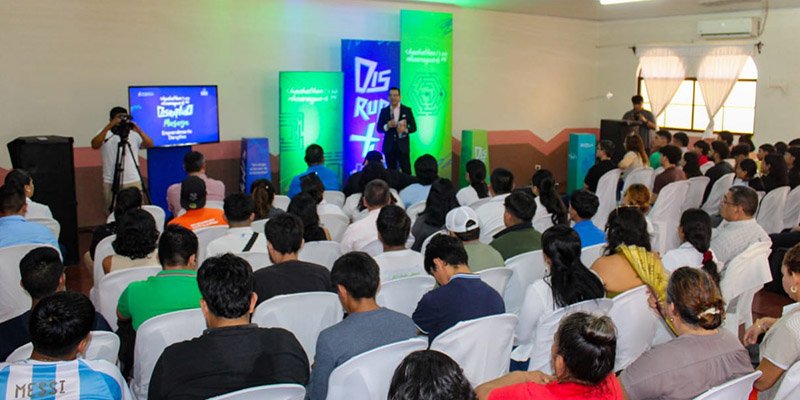 Juventud creativa en Masaya: Conferencia de Emprendimiento Disruptivo rumbo a Hackathon Nicaragua 2025