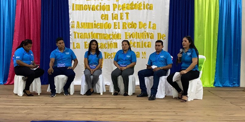 Docentes Técnicos de Puerto Cabezas presentan sus proyectos en el Congreso Departamental de Innovación Pedagógica