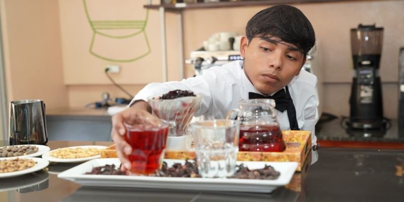 Futuros profesionales del barismo demuestran talento y creatividad en el Centro Tecnológico Nelly Flor De Pino