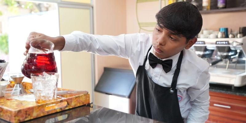 Futuros profesionales del barismo demuestran talento y creatividad en el Centro Tecnológico Nelly Flor De Pino