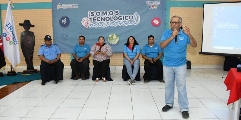 Centro Técnico Simón Bolívar celebra el "Día de la Dignidad Nacional" con festival y foro-debate