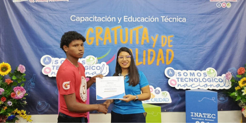 Estudiantes destacados del Tecnológico de Bluefields