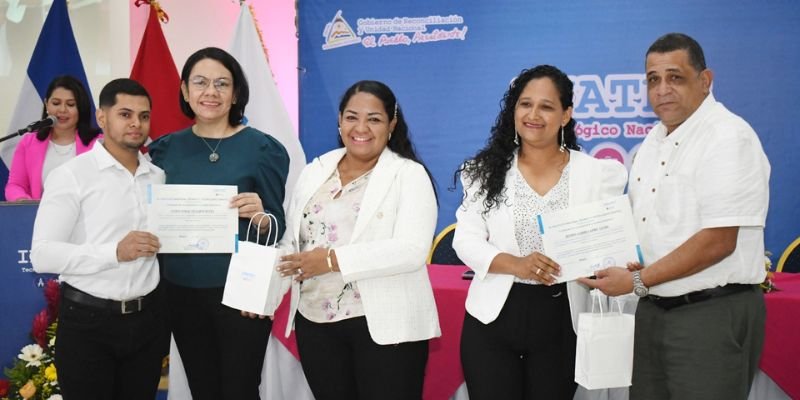 Inspirando a generaciones: Conocé a los Docentes Destacados de la Educación Técnica 2024