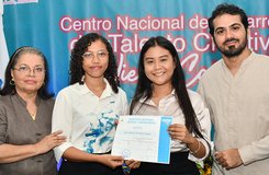 Emprendedores nicaragüenses fortalecen sus negocios a través de cursos especializado en el Centro de Talentos Creativos
