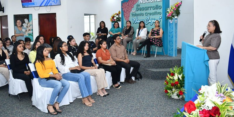 164 emprendedores fortalecen sus talentos en el Centro Nieves Cajina