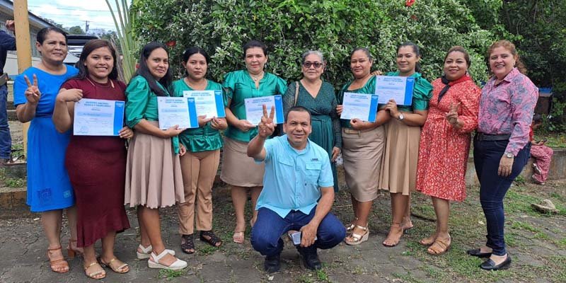 Protagonistas de Siuna, celebran culminar cursos de las Escuelas Municipales de Oficios