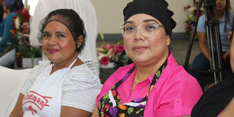 Educación Técnica con Rostro de Mujer