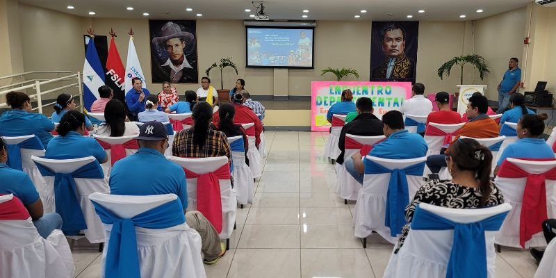 Centros Tecnológicos de León avanzan en la apropiación de la Estrategia Nacional de Educación