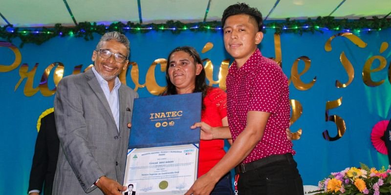 152 nuevos profesionales técnicos se gradúan en el Centro Tecnológico Pedro Arauz Palacios de Granada