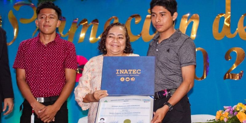 152 nuevos profesionales técnicos se gradúan en el Centro Tecnológico Pedro Arauz Palacios de Granada
