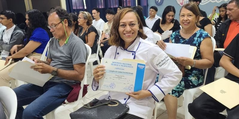 Celebran entrega de certificados en el  Centro Tecnológico Pepe Escudero, León