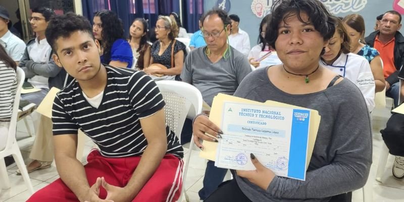 Celebran entrega de certificados en el  Centro Tecnológico Pepe Escudero, León
