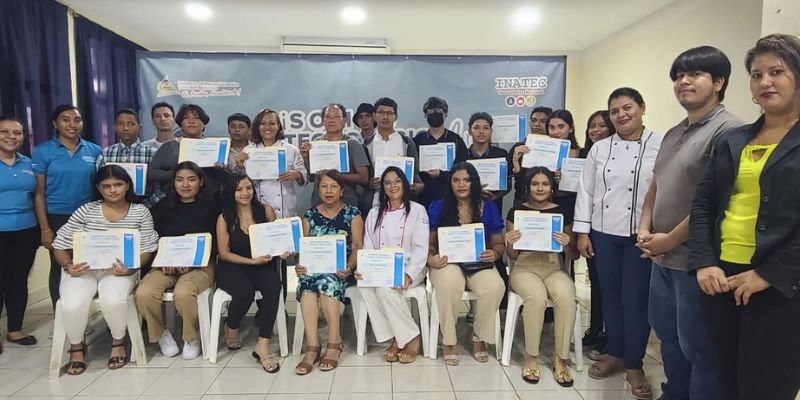 Celebran entrega de certificados en el  Centro Tecnológico Pepe Escudero, León