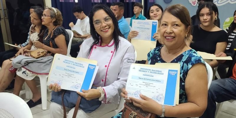 Celebran entrega de certificados en el  Centro Tecnológico Pepe Escudero, León