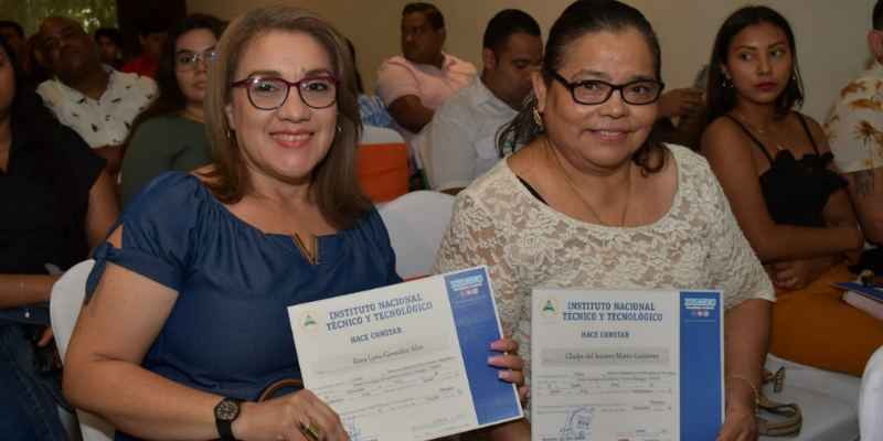 Entrega de certificados a prestadores de servicios del sector turístico