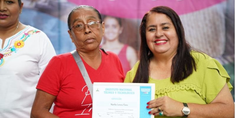 Masaya celebra entrega de certificados a protagonistas del programa “Emprendedores y Artesanos de Monimbó”
