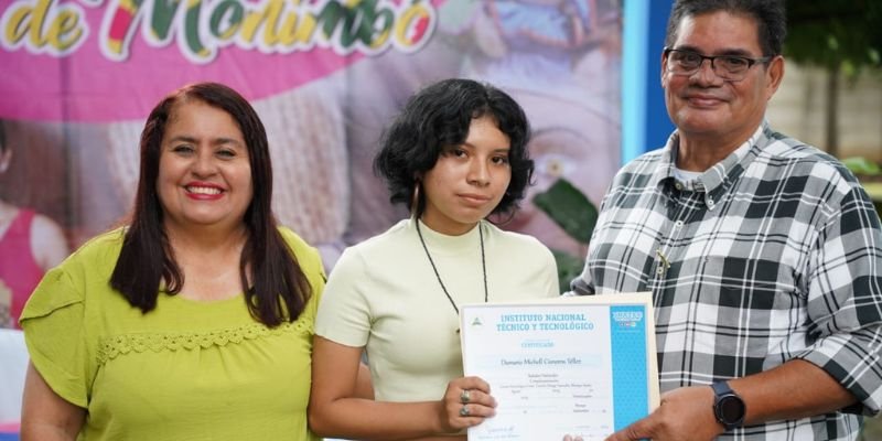 Masaya celebra entrega de certificados a protagonistas del programa “Emprendedores y Artesanos de Monimbó”Masaya celebra entrega de certificados a protagonistas del programa “Emprendedores y Artesanos