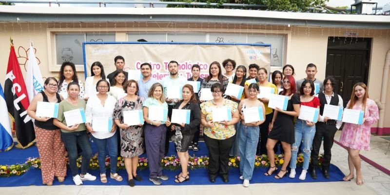 Centro Tecnológico “Nelly Flor de Pino” celebra su segundo aniversario con la entrega de 80 certificados en gastronomía nicaragüense