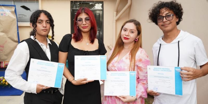 Centro Tecnológico “Nelly Flor de Pino” celebra su segundo aniversario con la entrega de 80 certificados en gastronomía nicaragüense