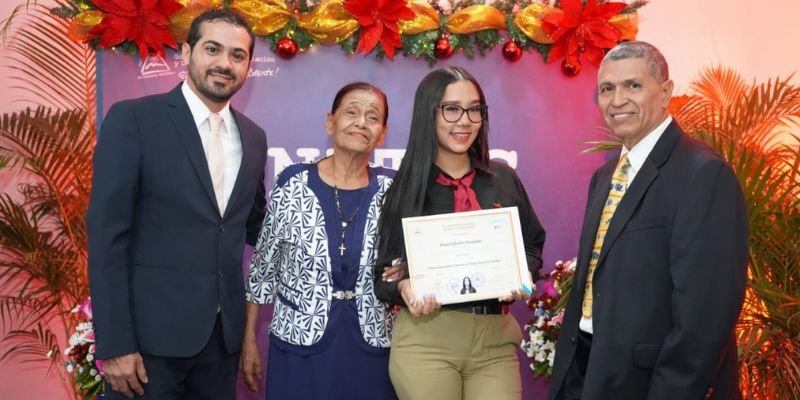 El Tecnológico Nacional celebra la graduación de 133 nuevos profesionales técnicos en Hotelería y Turismo en Managua