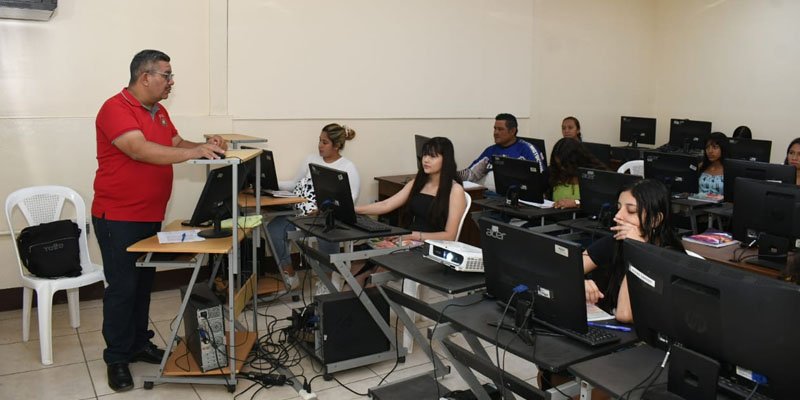 Aprendizaje Práctico en las Escuelas Municipales de Oficios