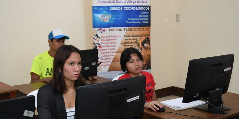 Aprendizaje Práctico en las Escuelas Municipales de Oficios