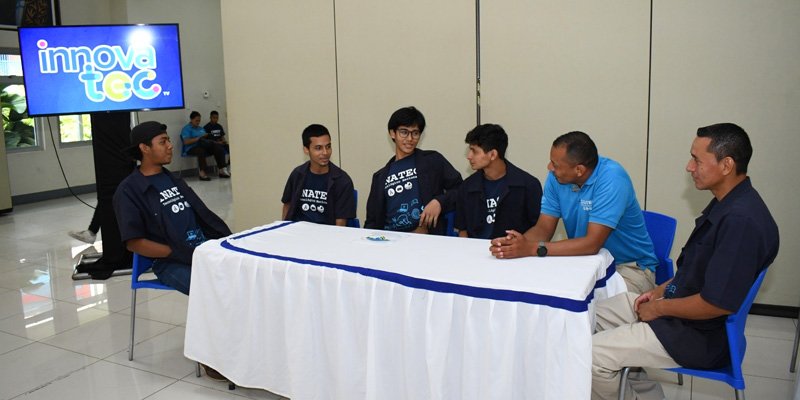 Estudiante técnico relata cómo se vive un día de grabación en el programa INNOVATEC TV