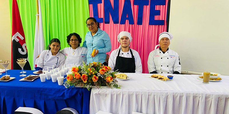 Estudiantes de carreras de Hotelería realizan presentaciones de gastronomía Centroamericana en Somoto