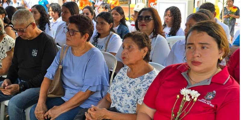 Estudiantes Técnicos de León honran el legado de Juan de Dios Muñoz Reyes con arte, memoria y compromiso educativo