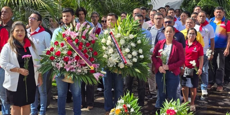 Estudiantes Técnicos de León honran el legado de Juan de Dios Muñoz Reyes con arte, memoria y compromiso educativo