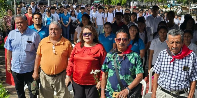 Estudiantes Técnicos de León honran el legado de Juan de Dios Muñoz Reyes con arte, memoria y compromiso educativo