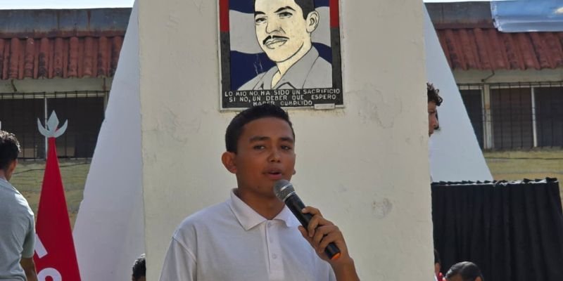 Estudiantes Técnicos de León honran el legado de Juan de Dios Muñoz Reyes con arte, memoria y compromiso educativo