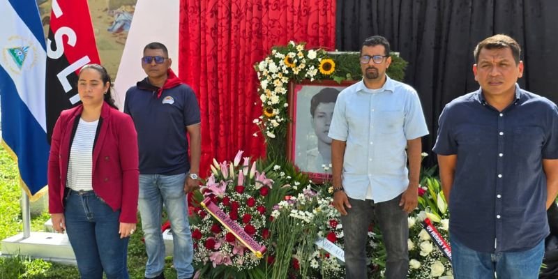 Estudiantes Técnicos de León honran el legado de Juan de Dios Muñoz Reyes con arte, memoria y compromiso educativo