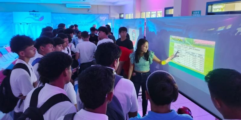 Estudiantes del Centro Tecnológico Juan de Dios Muñoz Reyes de León Deslumbran con Proyectos Innovadores