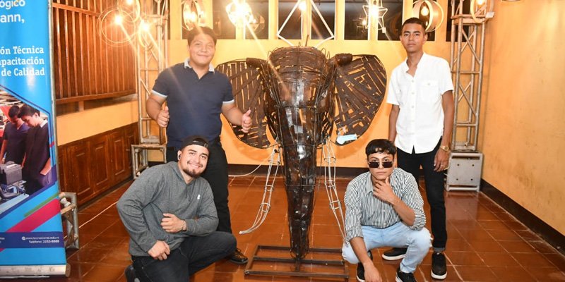 Derroche de Creatividad: Inauguran exposición de Arte en metal y luces en Jinotepe