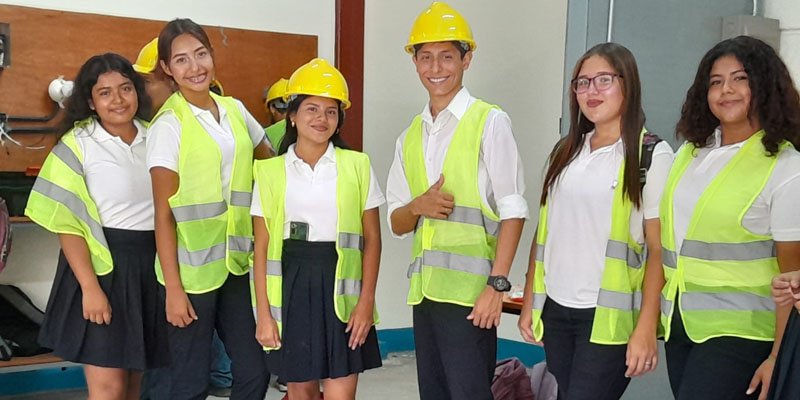 Juventud nicaragüense explora su futuro en la EXPO TEC “Bendecidos tiempos de paz”