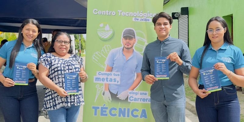 Jalapa abre sus puertas a la formación profesional con feria de carreras técnicas 2026