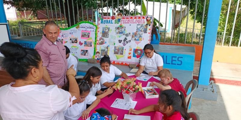 Sistema Educativo Nacional realiza Feria “Innova e Incluye” en Conmemoración a la Semana de las Personas con Discapacidad