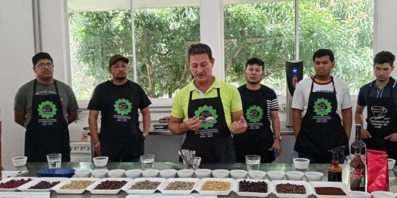 Feria promueve carreras técnicas gratuitas con equipamiento de vanguardia y matrículas disponibles en Matagalpa