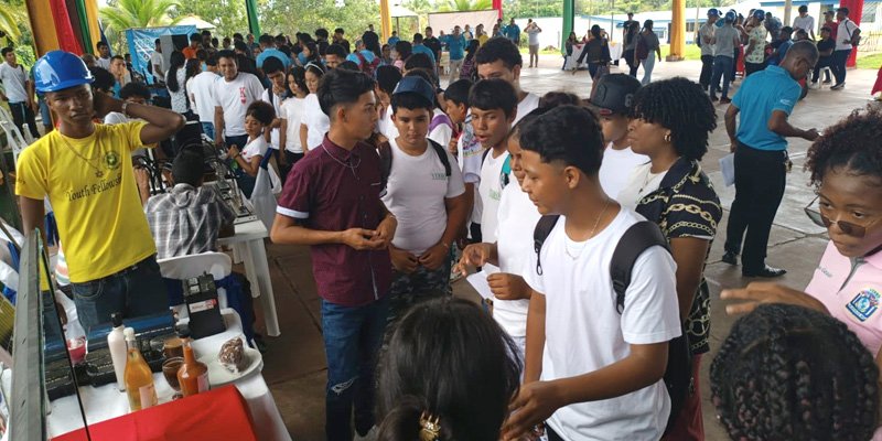 Feria Tecnológica en Bluefields destaca opciones educativas y desarrollo profesional