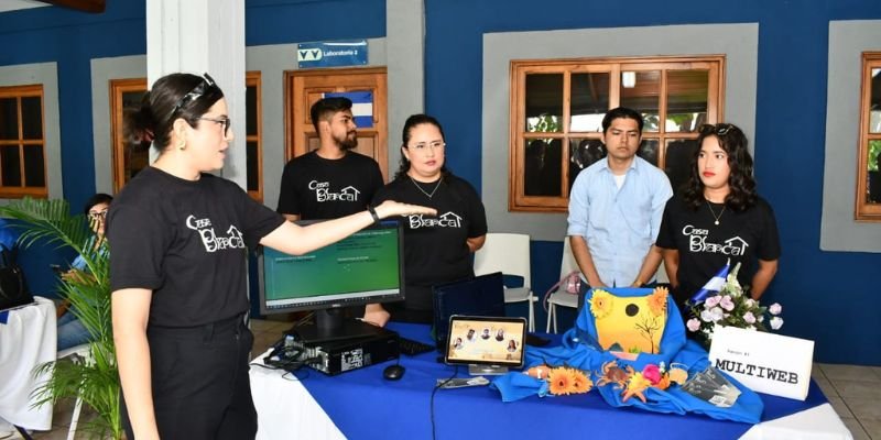 Nuevos talentos tecnológicos presentan prototipos de proyectos en la “Expo Innovación Digital”